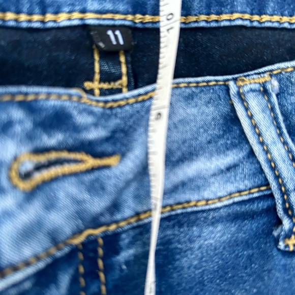 The Style Betweem Us Denim Jeans Pants Juniors Sz. 11 - Picture 2 of 10